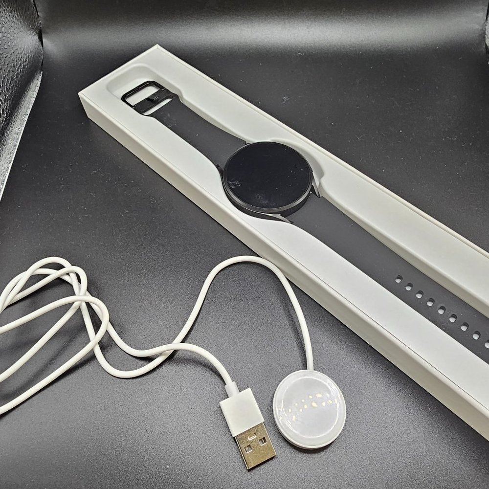Watch4 40mm Aluminum Bluetooth Smartwatch